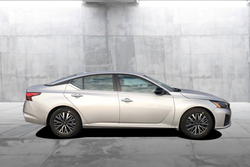 New 2025 Nissan Altima 2.5 SV image 5