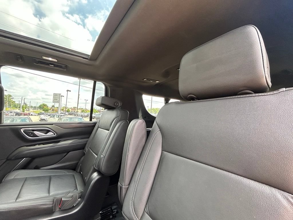 Used 2022 Chevrolet Suburban LT AWD/4WD image 26