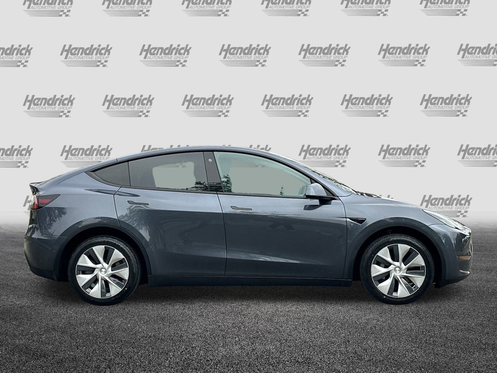 Used 2022 Tesla Model Y Long Range image 3