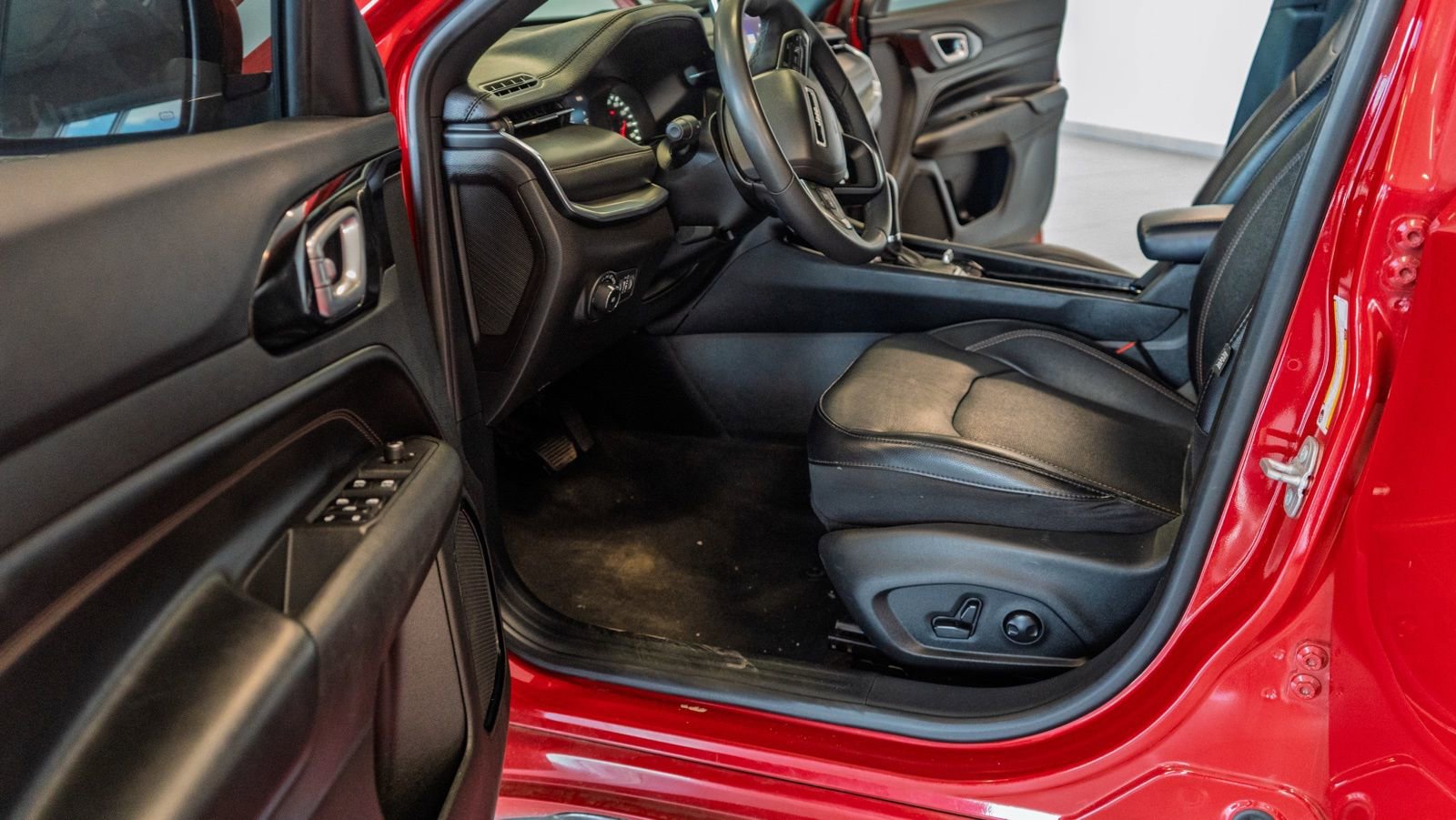 Used 2023 Jeep Compass High Altitude image 9