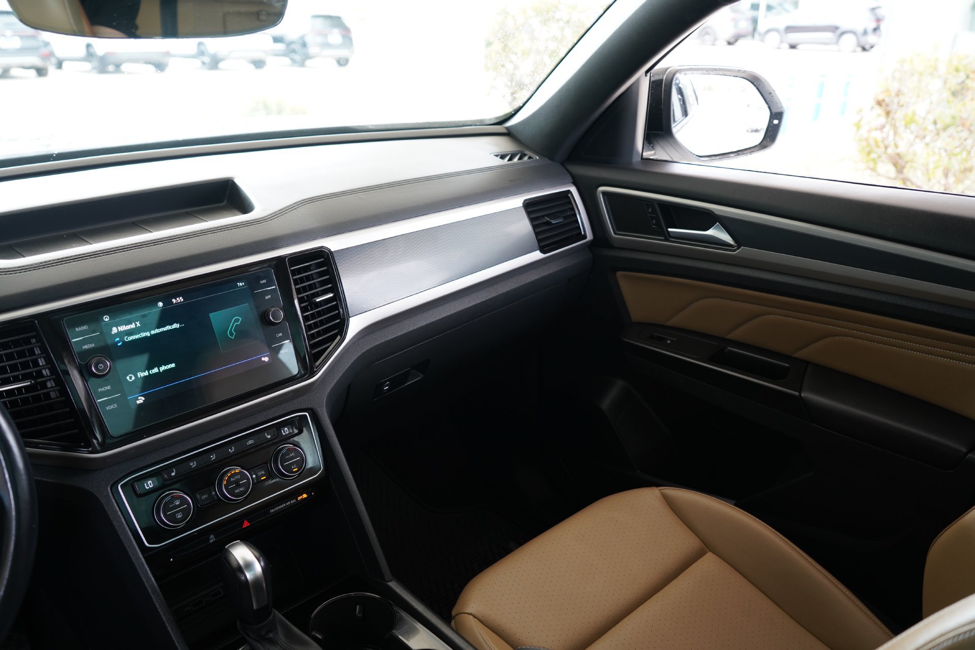 Used 2020 Volkswagen Atlas Cross Sport SEL w/ Cross Sport MDO Package FWD image 27