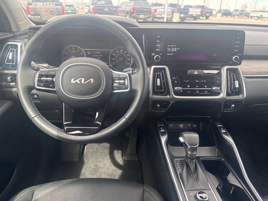 Used 2023 Kia Sorento S AWD/4WD image 10