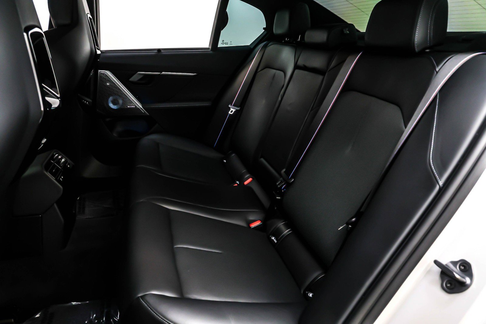 Used 2025 BMW M5 w/ Executive Package AWD/4WD image 8