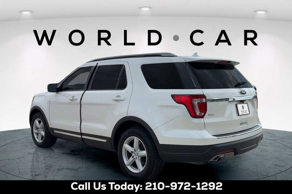 Used 2018 Ford Explorer XLT w/ Equipment Group 201A image 4
