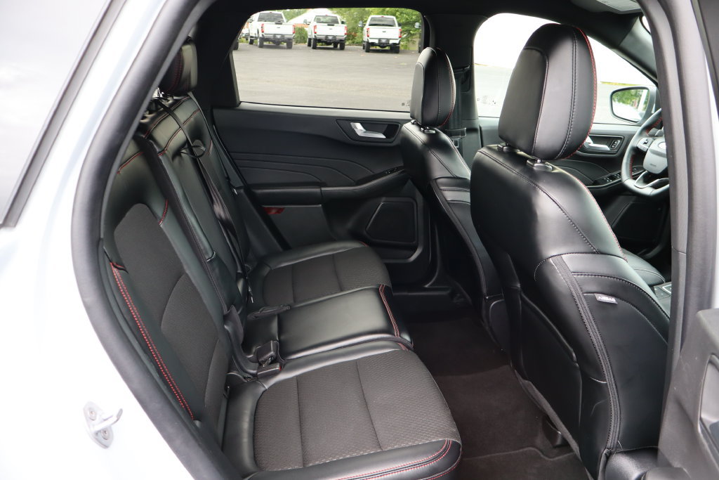 Used 2025 Ford Escape ST-Line Select AWD/4WD image 29