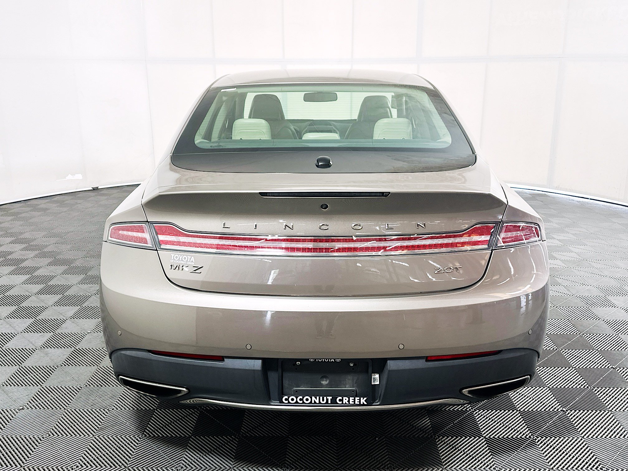 Used 2018 Lincoln MKZ Premiere w/ Magnetic Appearance Package FWD image 4