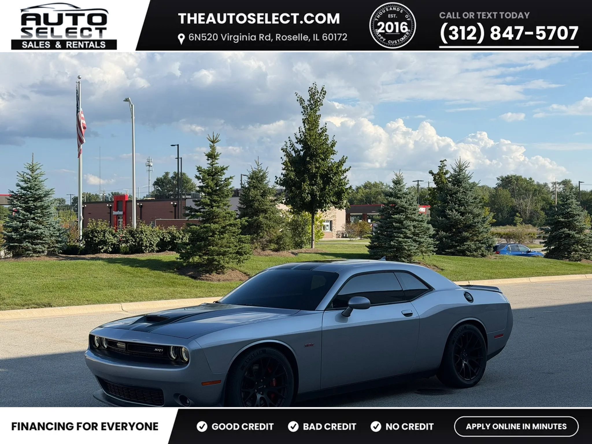 Used 2015 Dodge Challenger SRT RWD image 1