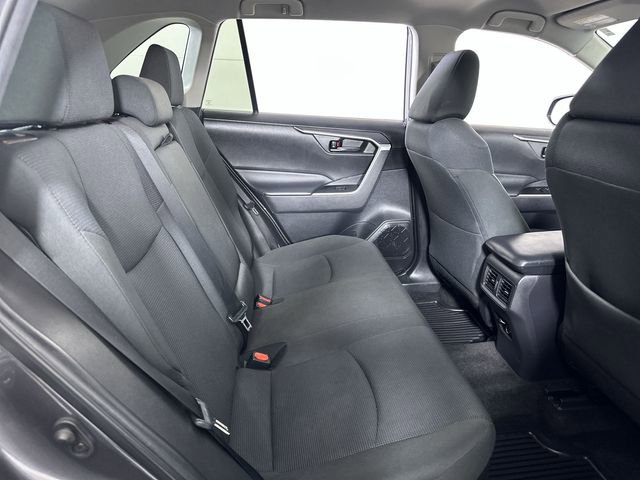 Used 2021 Toyota RAV4 LE AWD/4WD image 28