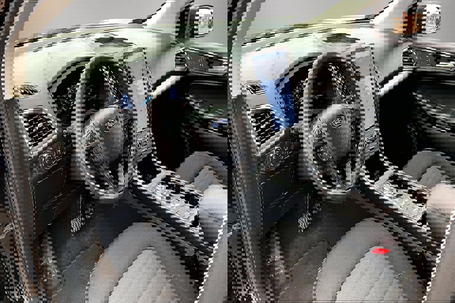 Used 2022 Ford Edge SE image 17