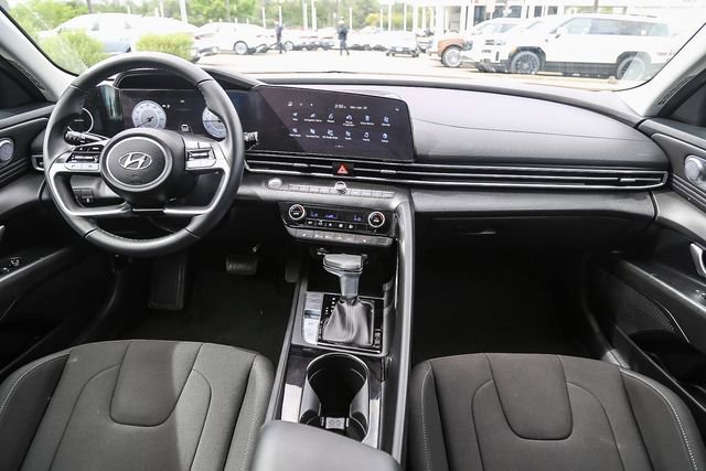 Certified 2023 Hyundai Elantra SEL w/ Convenience Package FWD image 13