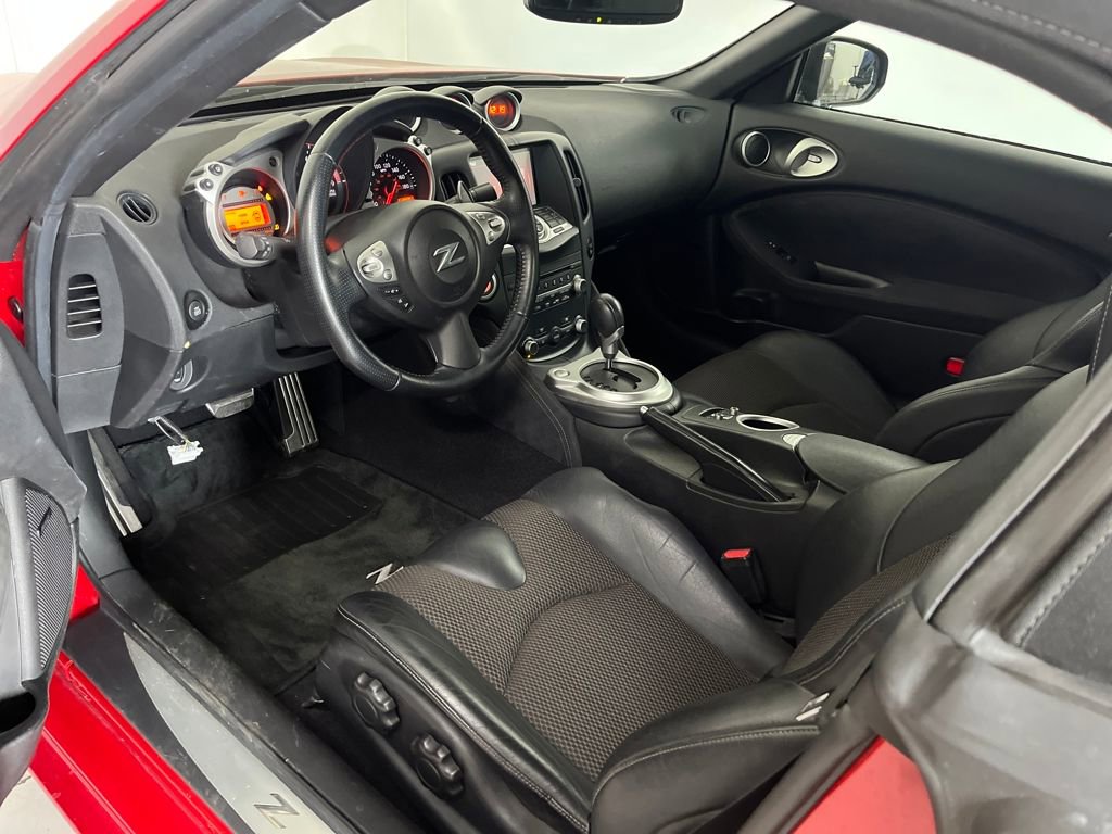 Used 2010 Nissan 370Z Touring w/ Sport Pkg image 21