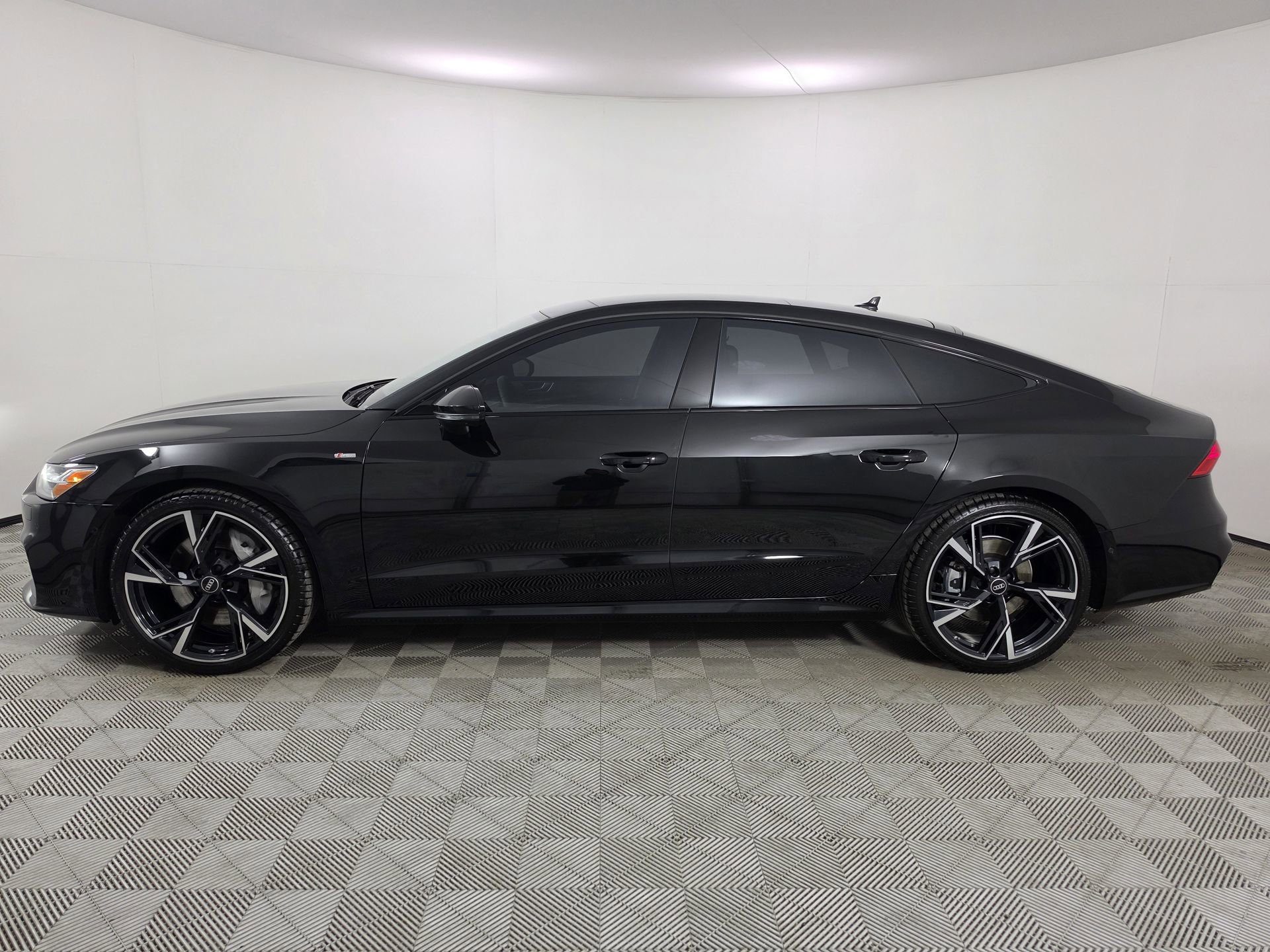 Certified 2025 Audi A7 3.0T Prestige AWD/4WD image 4