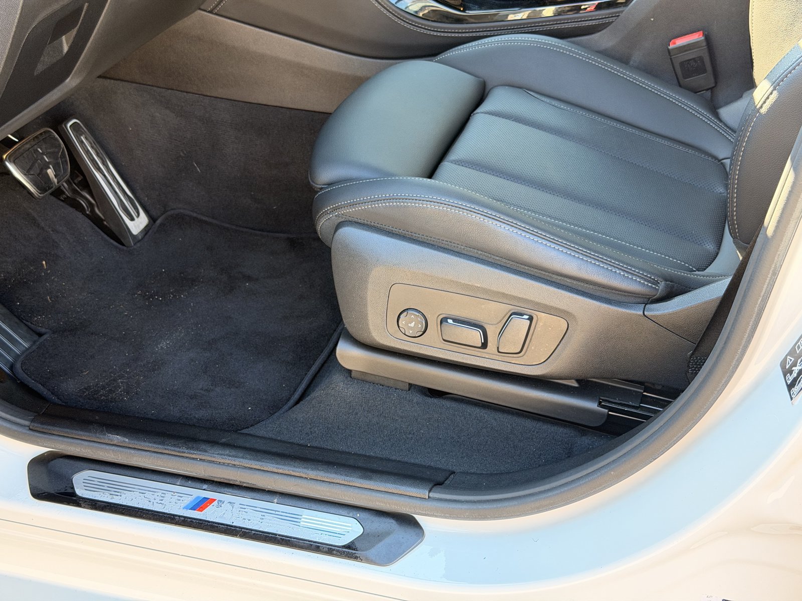 Used 2024 BMW X4 xDrive30i AWD/4WD image 15