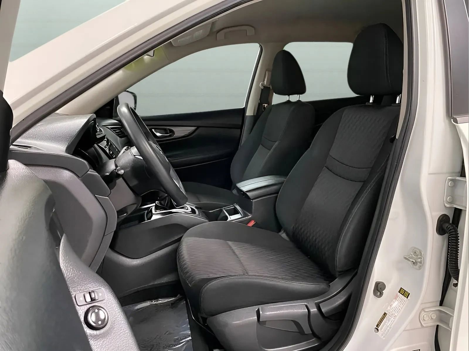 Used 2017 Nissan Rogue S FWD image 10