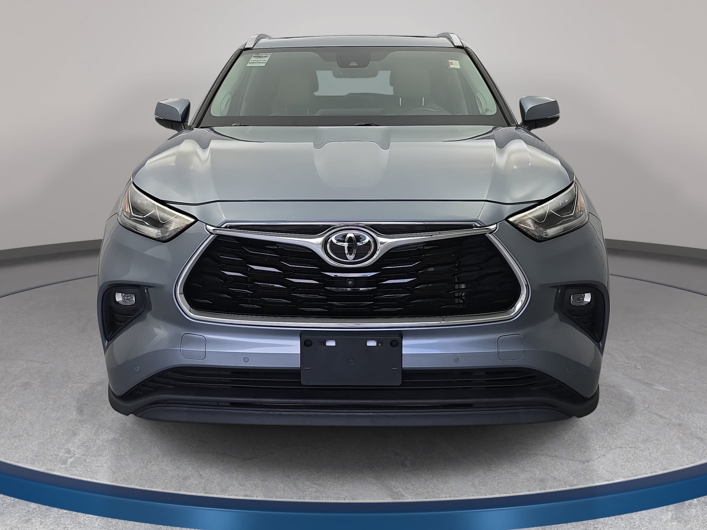 Used 2022 Toyota Highlander Limited AWD/4WD image 2