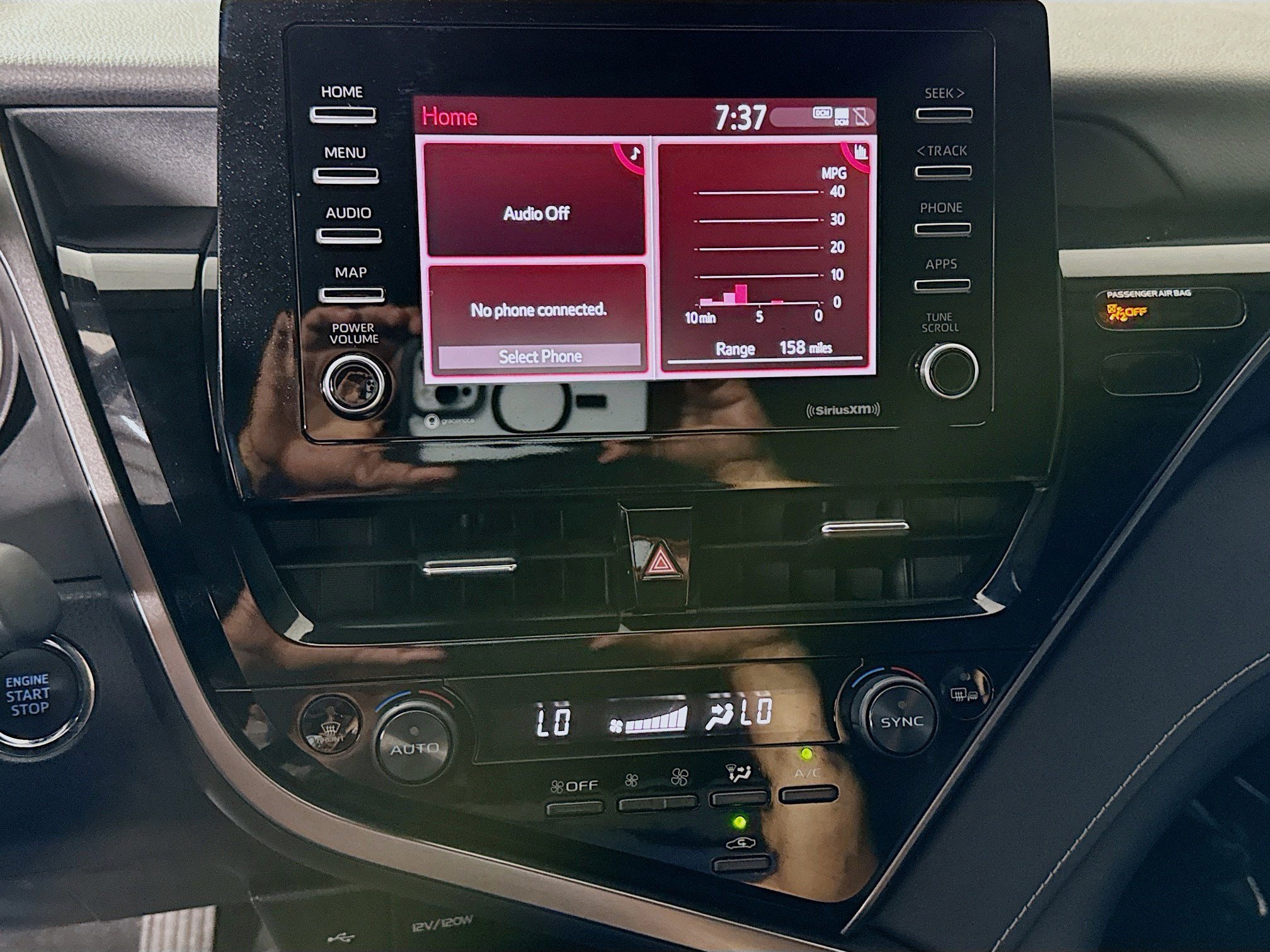 Used 2022 Toyota Camry SE w/ Convenience Package FWD image 18