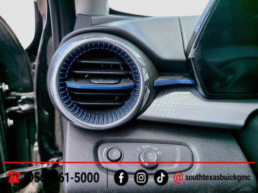 Used 2025 Chevrolet Trax LT w/ Driver Confidence Package FWD image 20