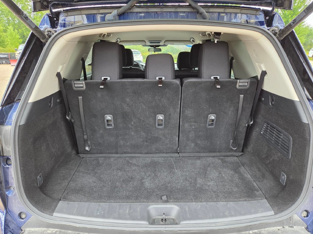Used 2025 Nissan Pathfinder SV AWD/4WD image 28