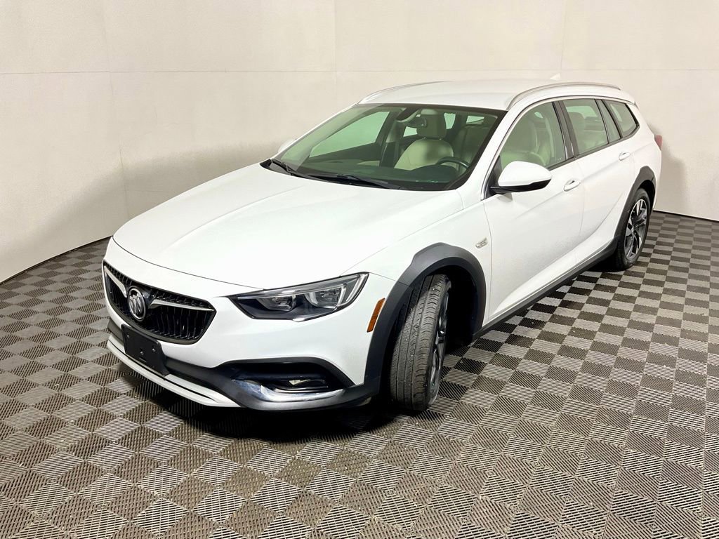 Used 2018 Buick Regal Preferred w/ Sights and Sounds Package image 10