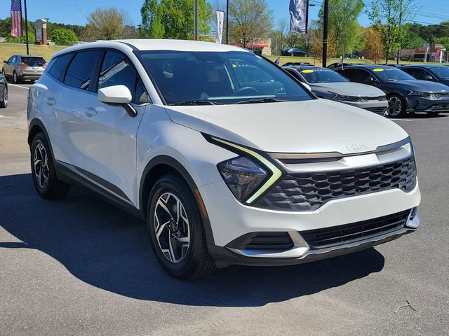 Used 2023 Kia Sportage LX image 3