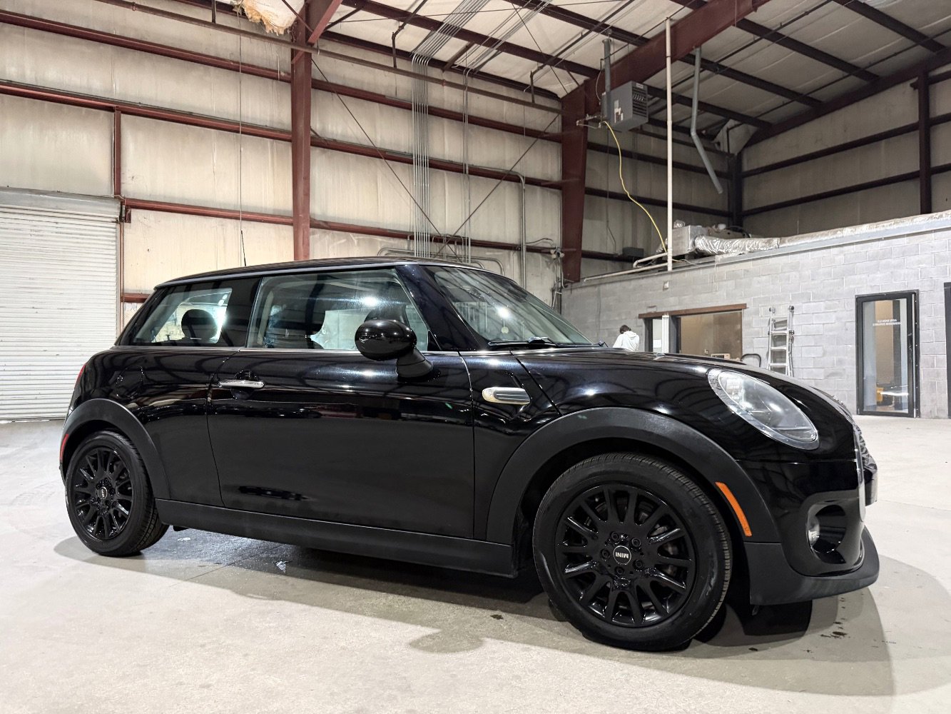 Used 2019 MINI Cooper 2-Door Hardtop w/ Signature Upholstery Package FWD image 3