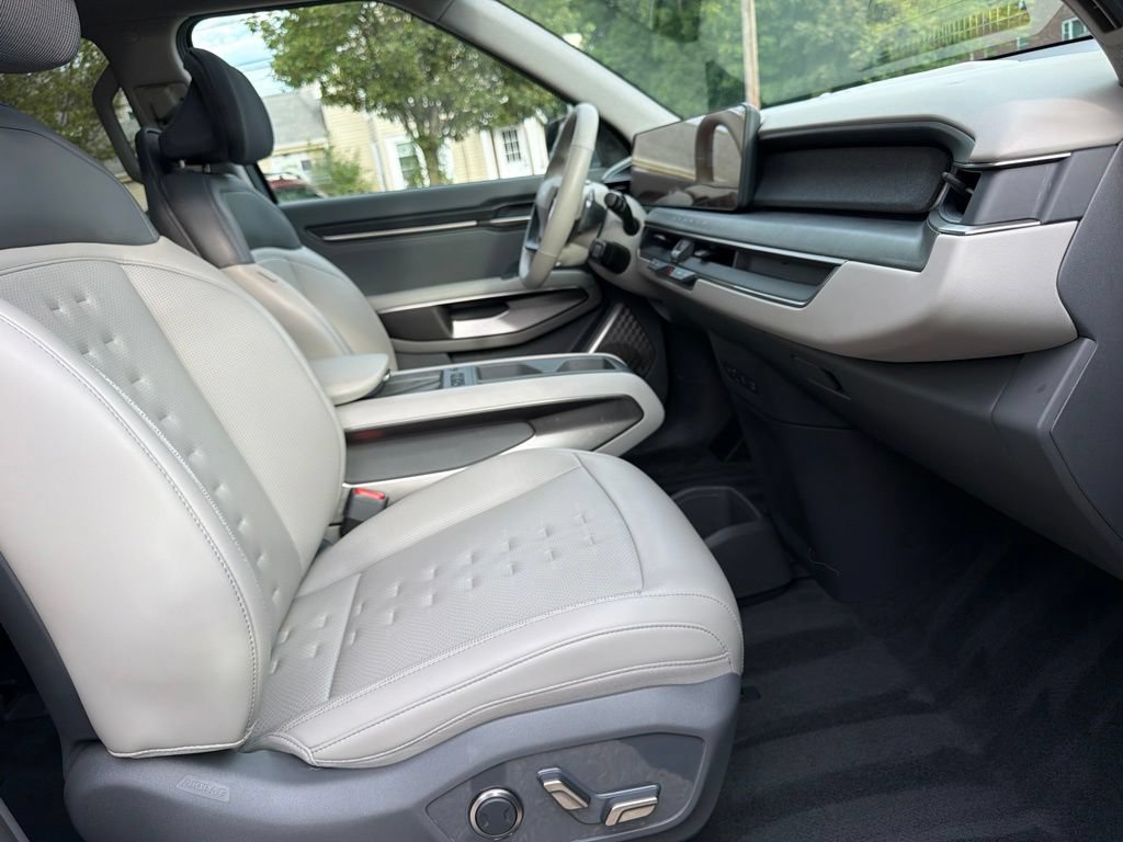 Certified 2024 Kia EV9 Wind AWD/4WD image 28