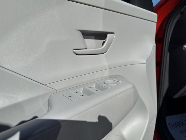 Used 2025 Hyundai Kona SEL AWD/4WD image 25