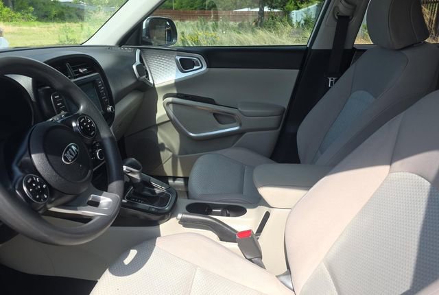 Used 2021 Kia Soul LX FWD image 8