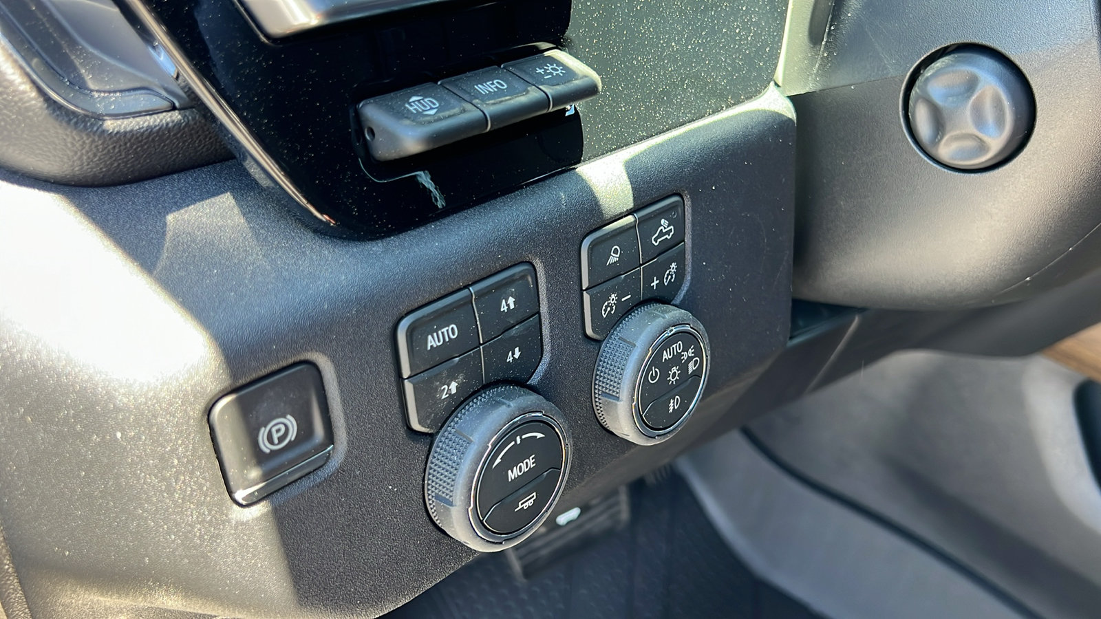 New 2026 Chevrolet Silverado 1500 High Country AWD/4WD image 32