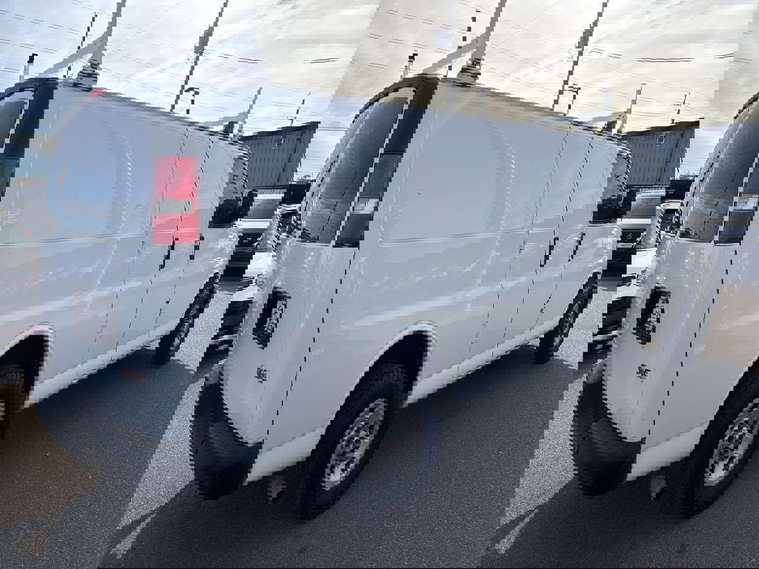 Used 2015 GMC Savana 3500 Extended image 5