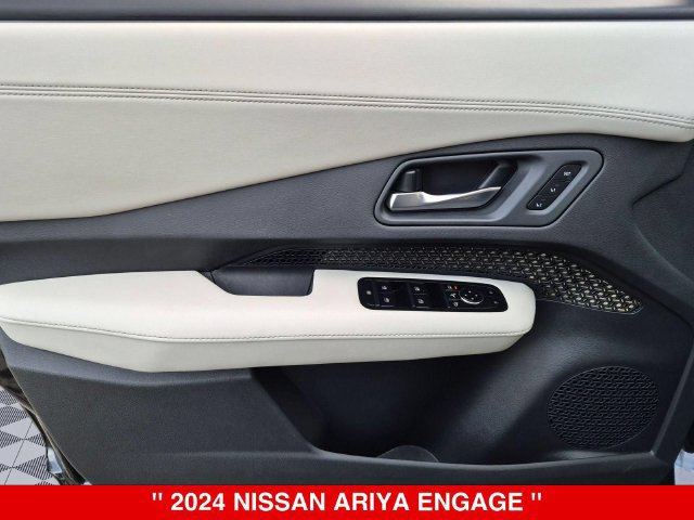 Used 2024 Nissan Ariya AWD image 11