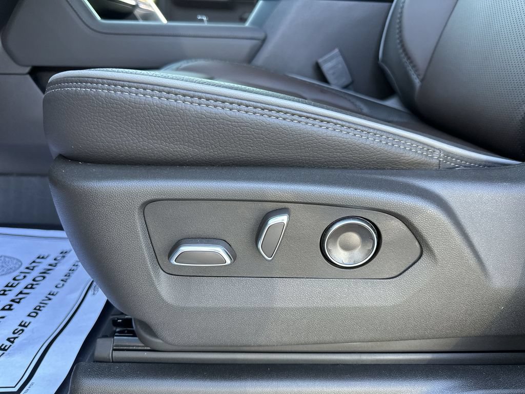 Used 2026 GMC Sierra 2500 Denali w/ Denali Reserve Package AWD/4WD image 18