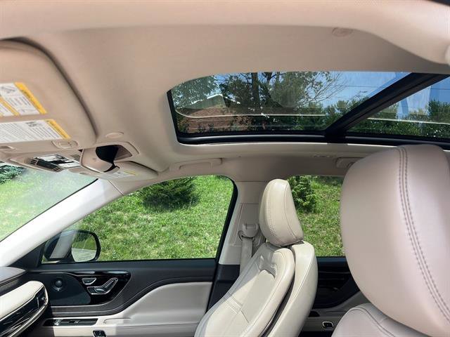 Used 2022 Lincoln Aviator Reserve w/ Equipment Group 201A image 15