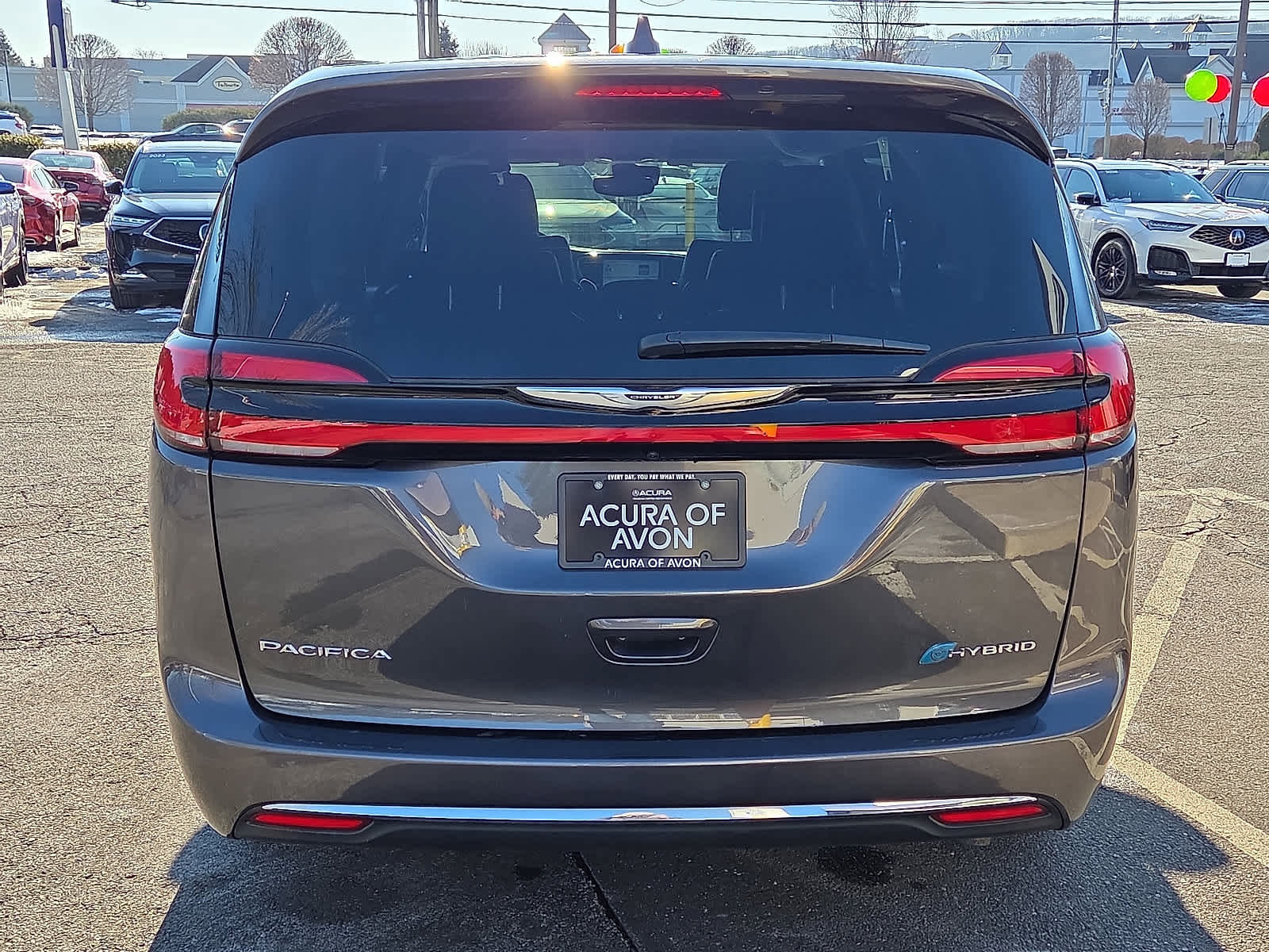 Used 2022 Chrysler Pacifica Touring-L image 6