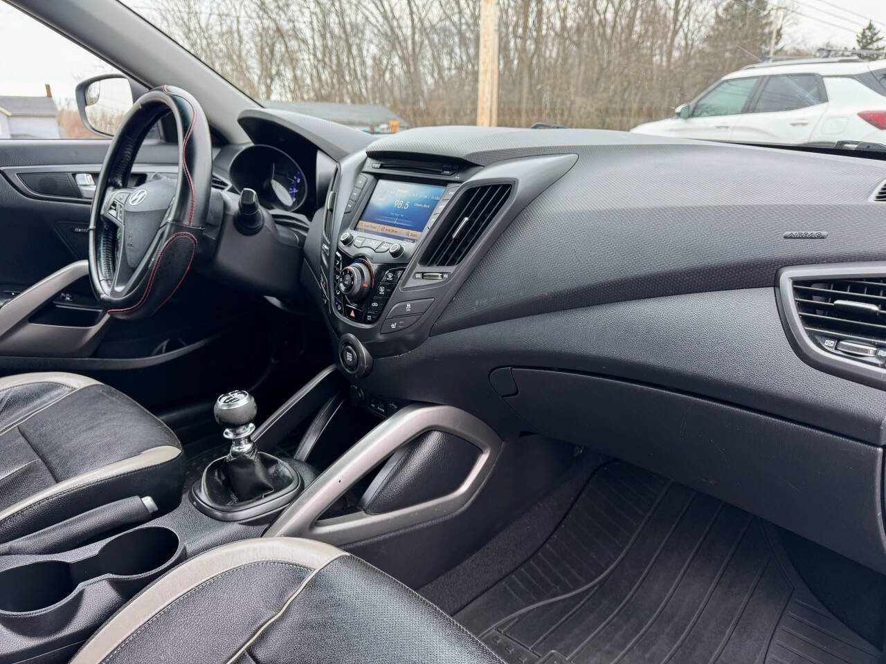 Used 2014 Hyundai Veloster Turbo image 23