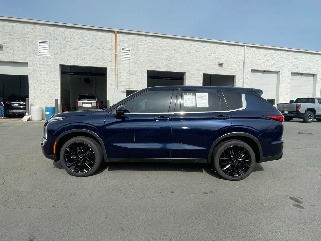 Used 2022 Mitsubishi Outlander SE FWD image 4