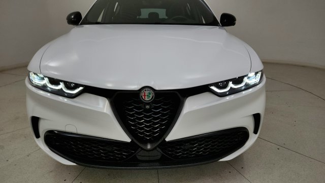 Used 2024 Alfa Romeo Tonale Veloce w/ Active Assist Package AWD/4WD image 25