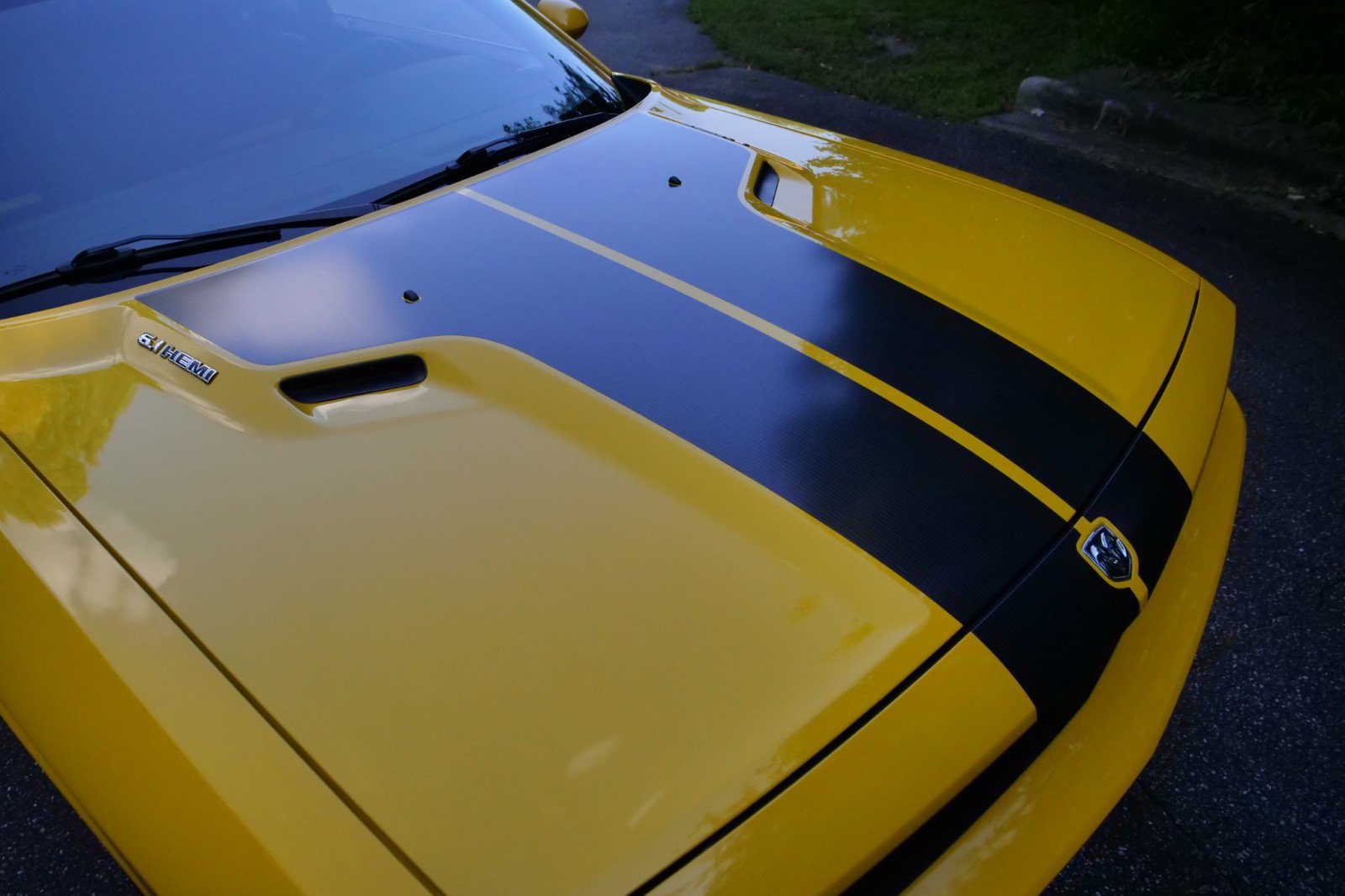 Used 2010 Dodge Challenger SRT8 w/ SRT Option Group II RWD image 40