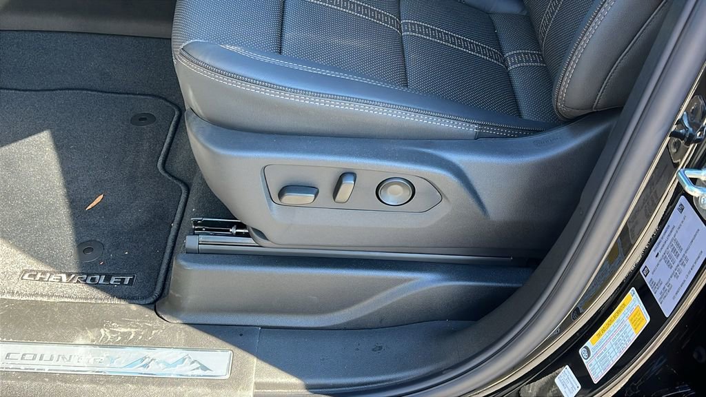 New 2026 Chevrolet Suburban High Country w/ Sun And Tow Package image 14