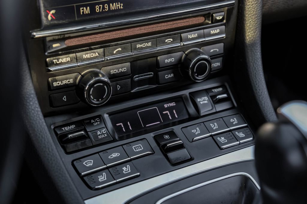 Used 2014 Porsche 911 Carrera image 25