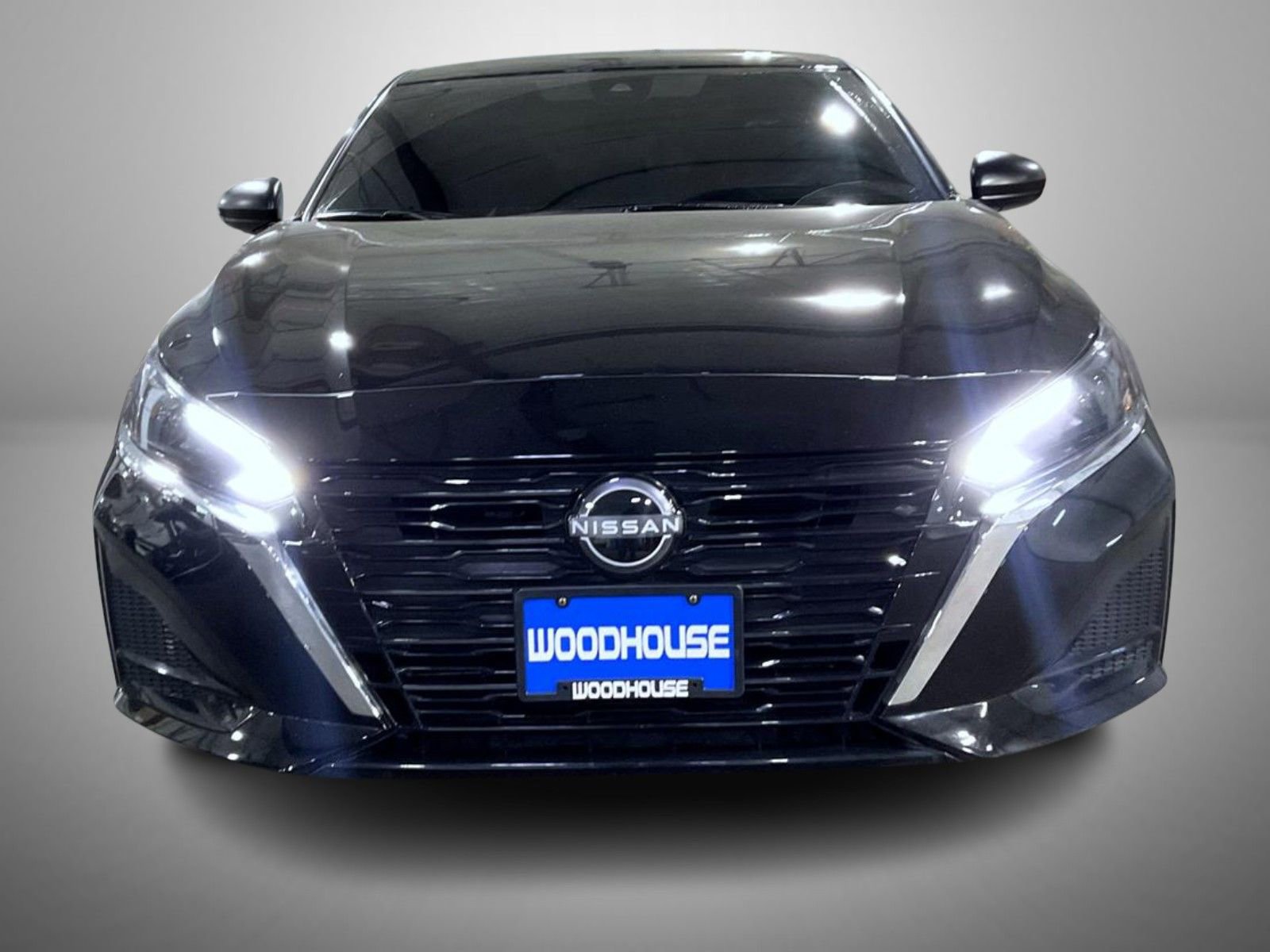 Used 2025 Nissan Altima 2.5 S FWD image 2