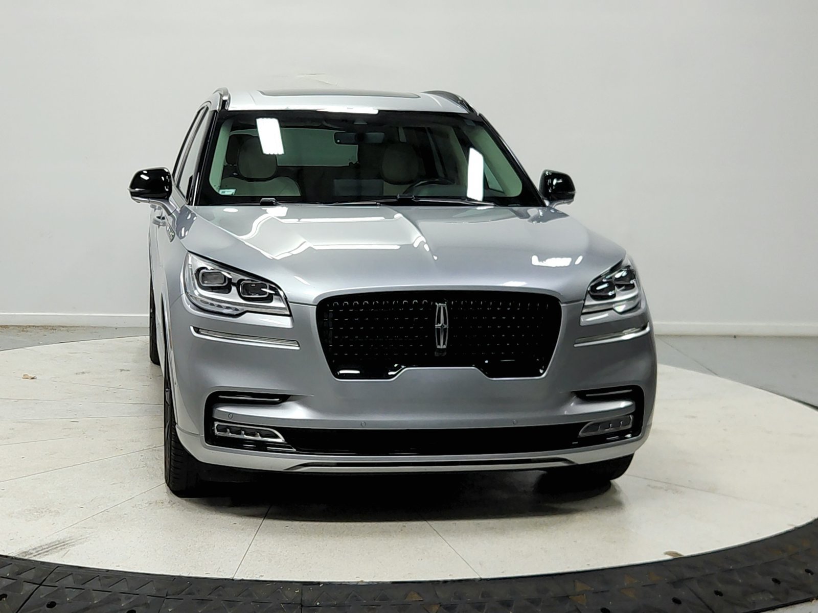 Used 2024 Lincoln Aviator Black Label w/ Jet Package AWD/4WD image 3
