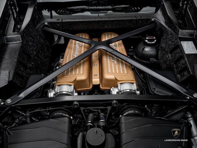 Used 2018 Lamborghini Huracan Performante AWD/4WD image 20