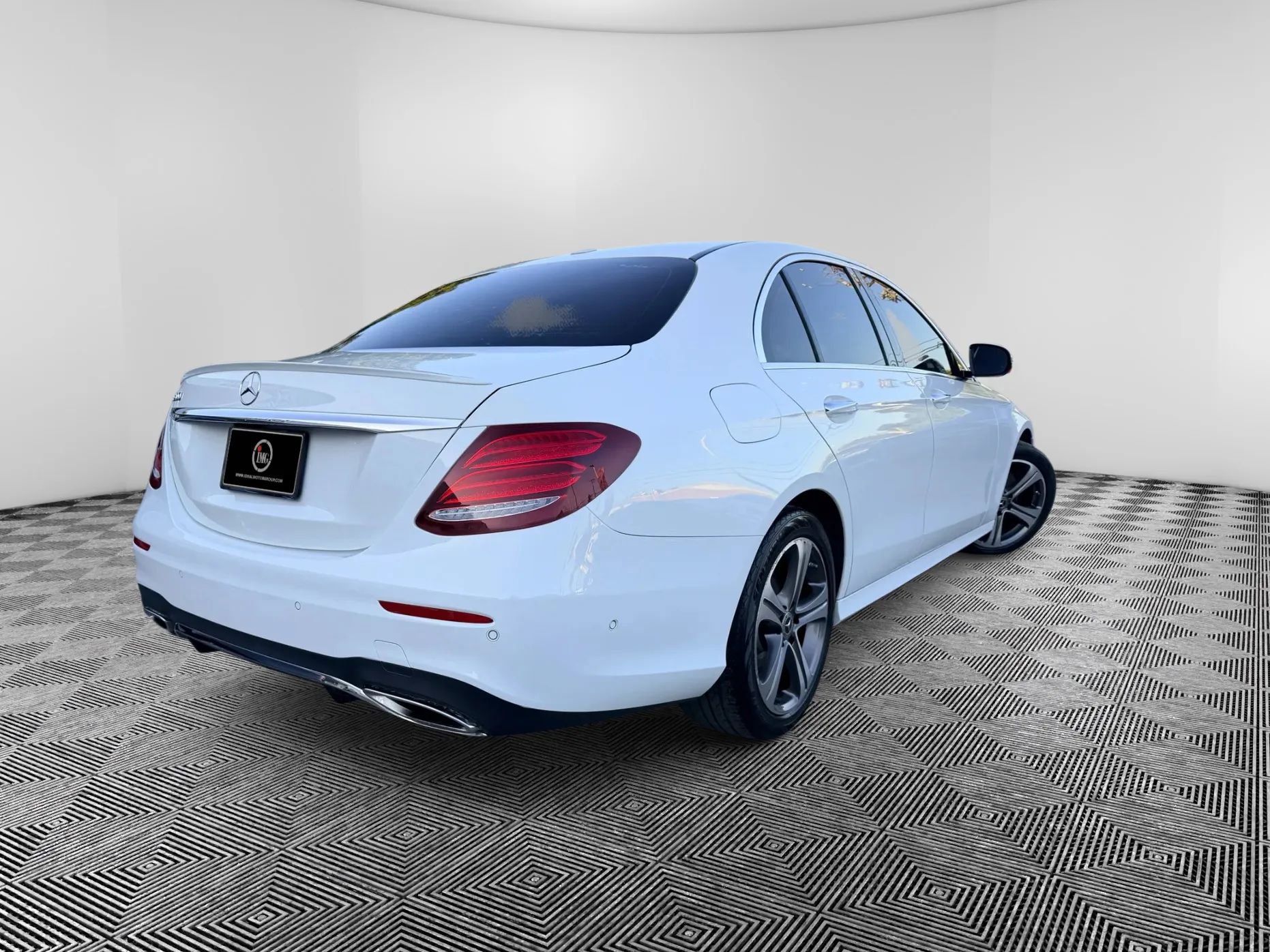 Used 2019 Mercedes-Benz E 300 image 6