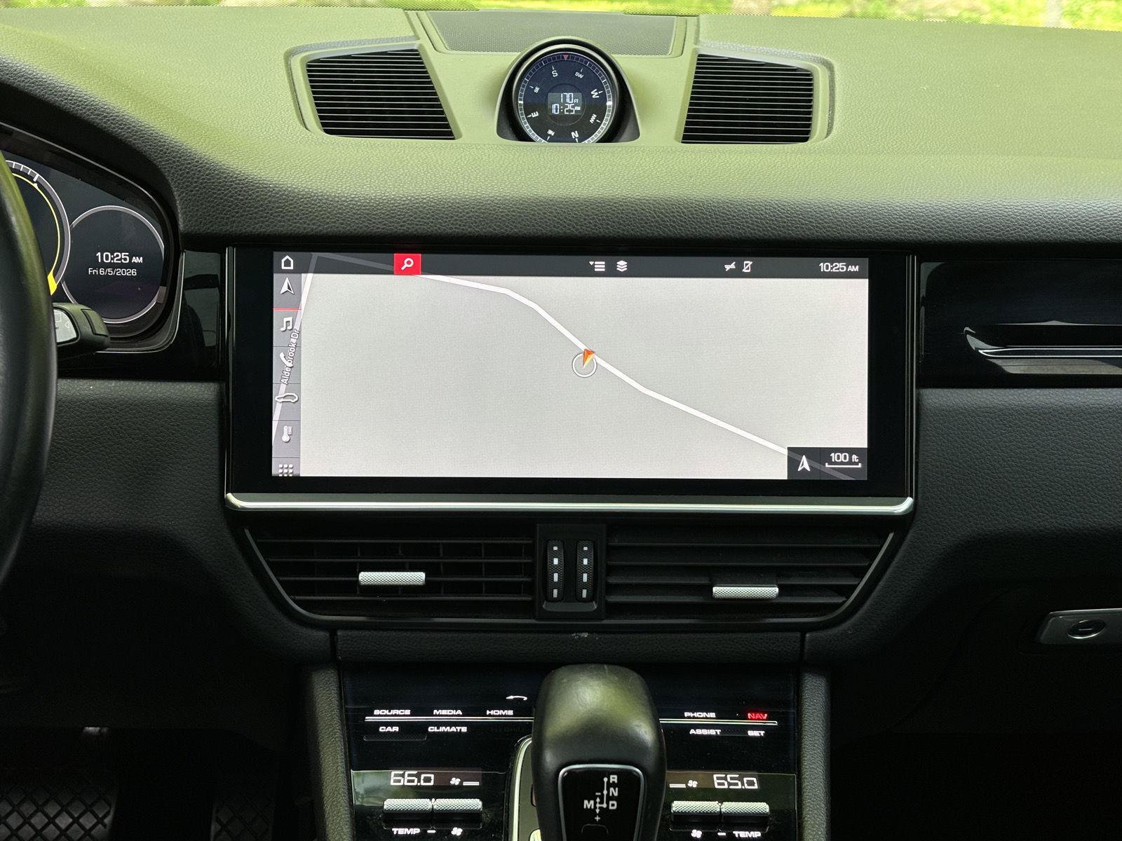 Used 2019 Porsche Cayenne w/ Premium Plus Package AWD/4WD image 7
