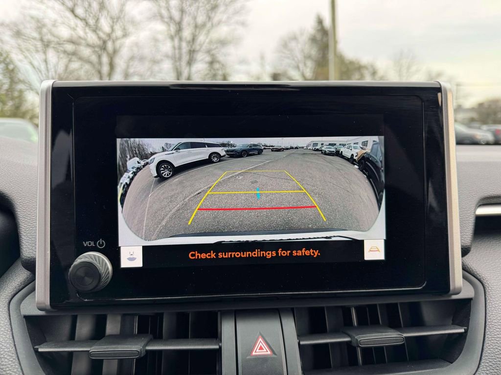 Used 2023 Toyota RAV4 LE image 27