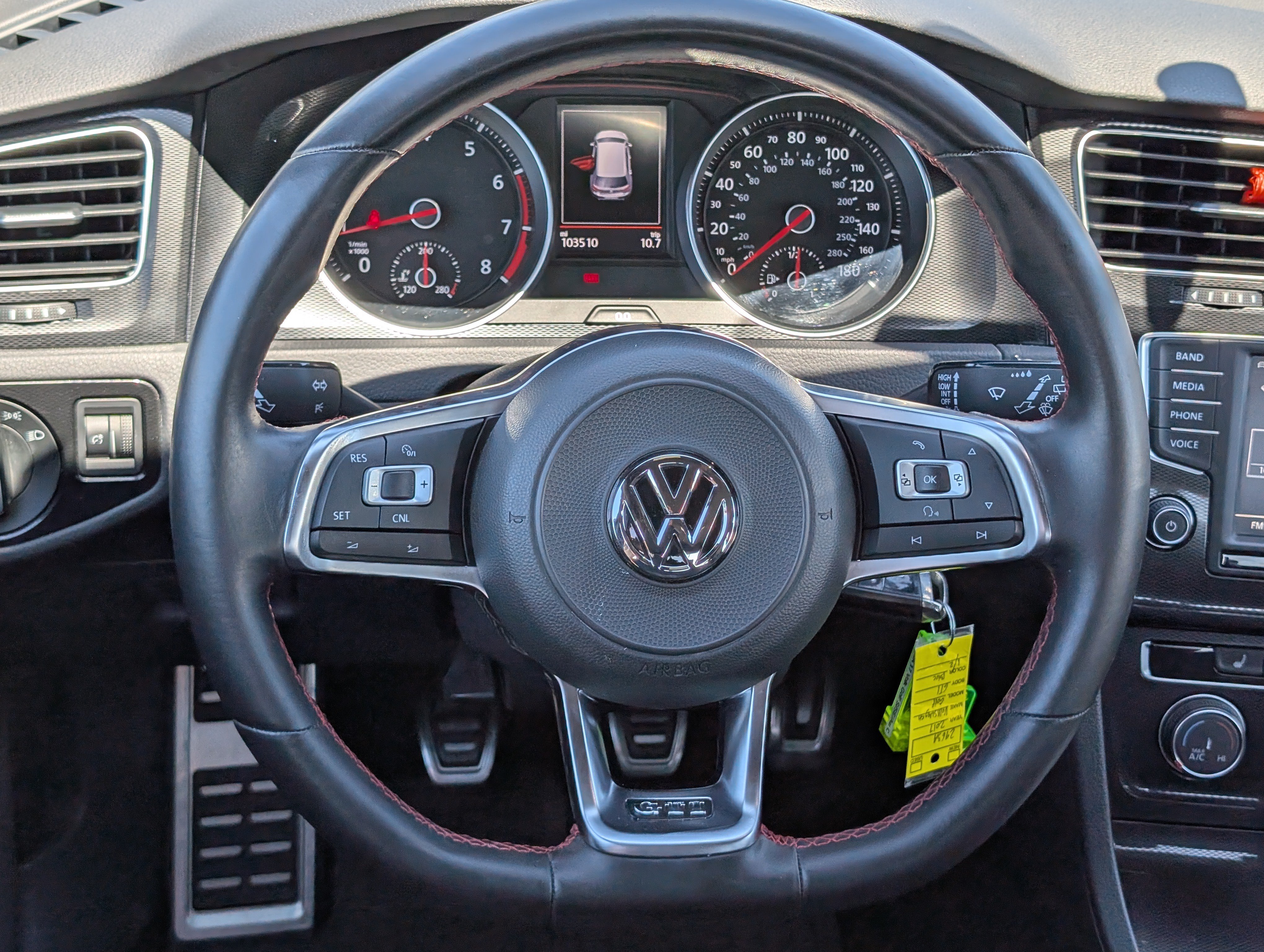 Used 2017 Volkswagen Golf 4-Door FWD image 12