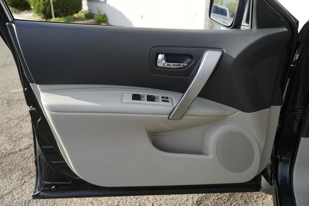 Used 2008 Nissan Rogue SL w/ Premium Pkg image 20