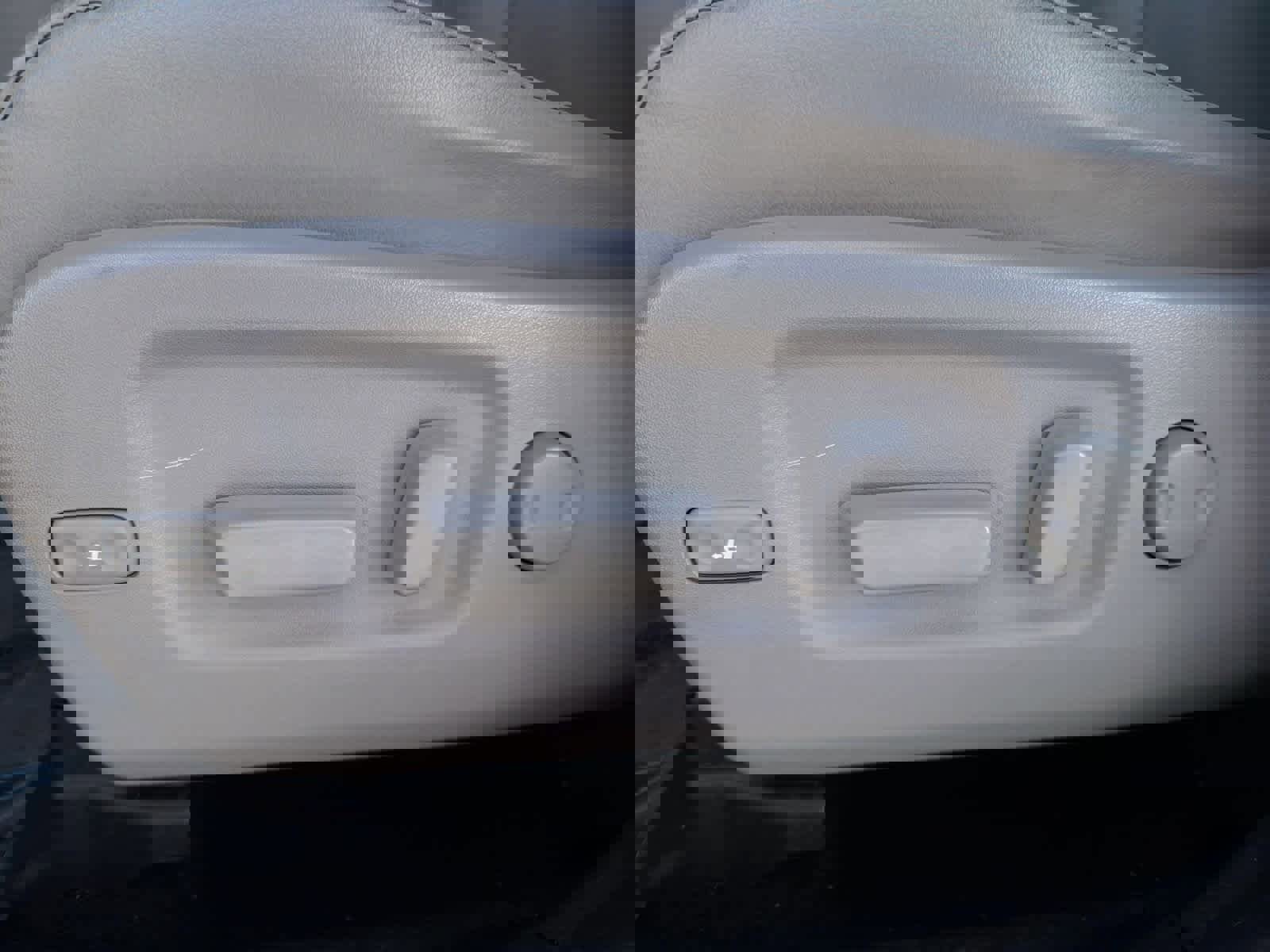 Used 2017 Toyota Highlander XLE image 18