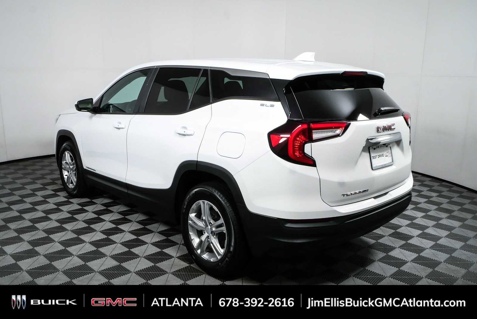 Used 2023 GMC Terrain SLE FWD image 27